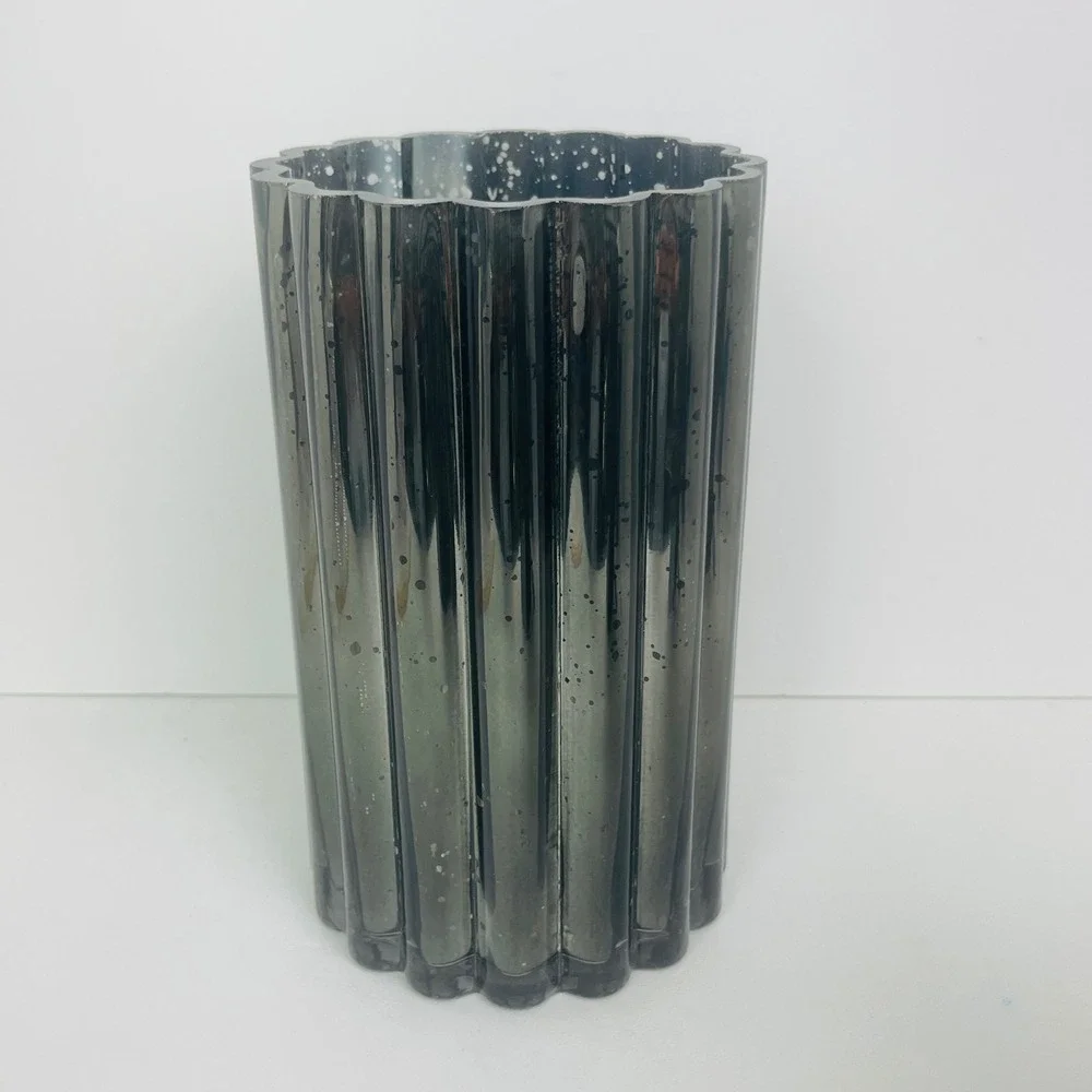 Unbranded Vase OS Fluted Mercury Glass Dark Silver Speckled Ribbed Excellent